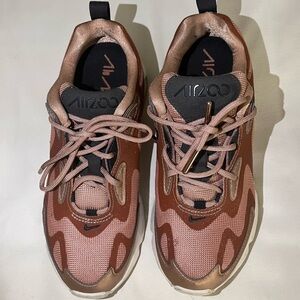 Nikes Women’s Shoes Size 6.5